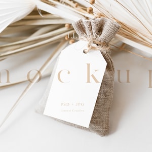 Boho cadeaulabel mock-up, trouwbedankje label mockup, modern kerstcadeau label mockup, minimalistisch leeg cadeaulabel, eenvoudig aards label mockup 08