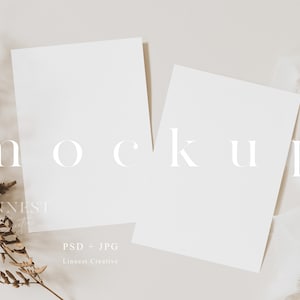 Twee witte kaarten mockup, Dubbele kaart mockup, Bruiloft stationaire mockup, Minimalistische wenskaart mockup, 5x7" Moderne neutrale tonen kaart 023