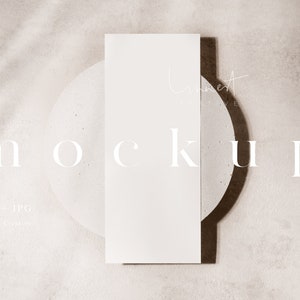 Menu di nozze mock up moderno minimale, mockup del menu della cena 3.75x9, mockup stazionario per matrimoni, mockup del menu minimalista dai toni neutri 033