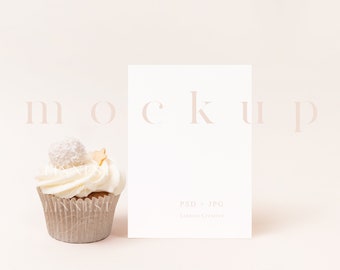 Cupcake Mockup, Valentinstag Karte Mockup, Party Einladung Mockup, minimalistische leere weiße Karte, Grußkarte Mockup, Baby-Dusche-Mockup