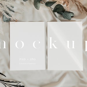 Dubbele kaart mockup, Boho bruiloft stationaire mockup, twee witte kaarten mock up, minimalistische wenskaart mockup, neutrale tinten kaart mockup LC2