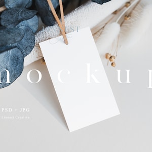 Cadeaulabel mockup, gunstlabel mockup, blanco 2 x 3,5-inch label, minimalistische lege witte kaart, bruiloft stationair mockup, branding tag mockup 05
