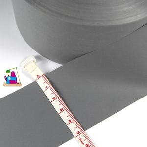 Reflekorband reflektierend
Breite 50mm
leuchtet im Dunkel
Farbe grau
