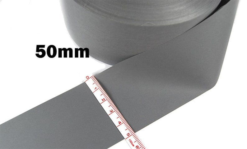 Reflekorband reflektierend
Breite 50mm
leuchtet im Dunkel
Farbe grau