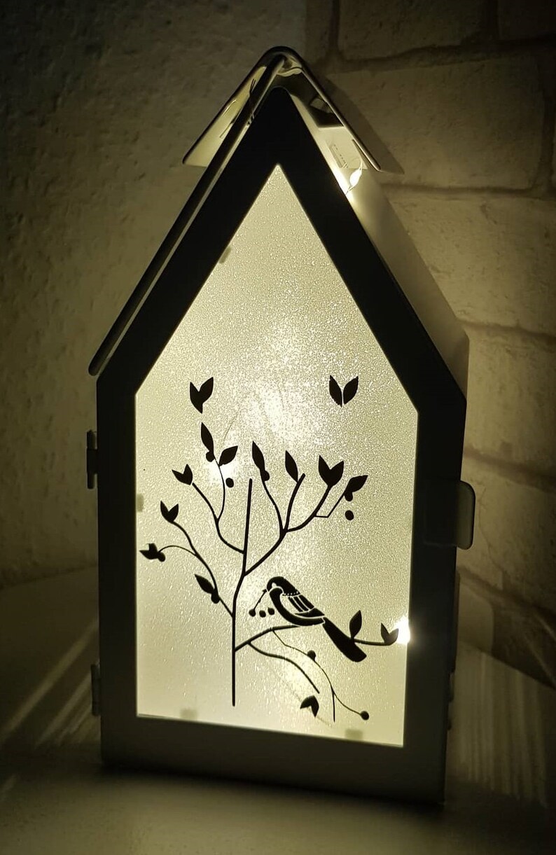 Windlicht verschönert mit Plotterdatei Blumen
Plotterdatei Vogel
Plotterdatei Ostern
Sofort download
SVG PNG DXF