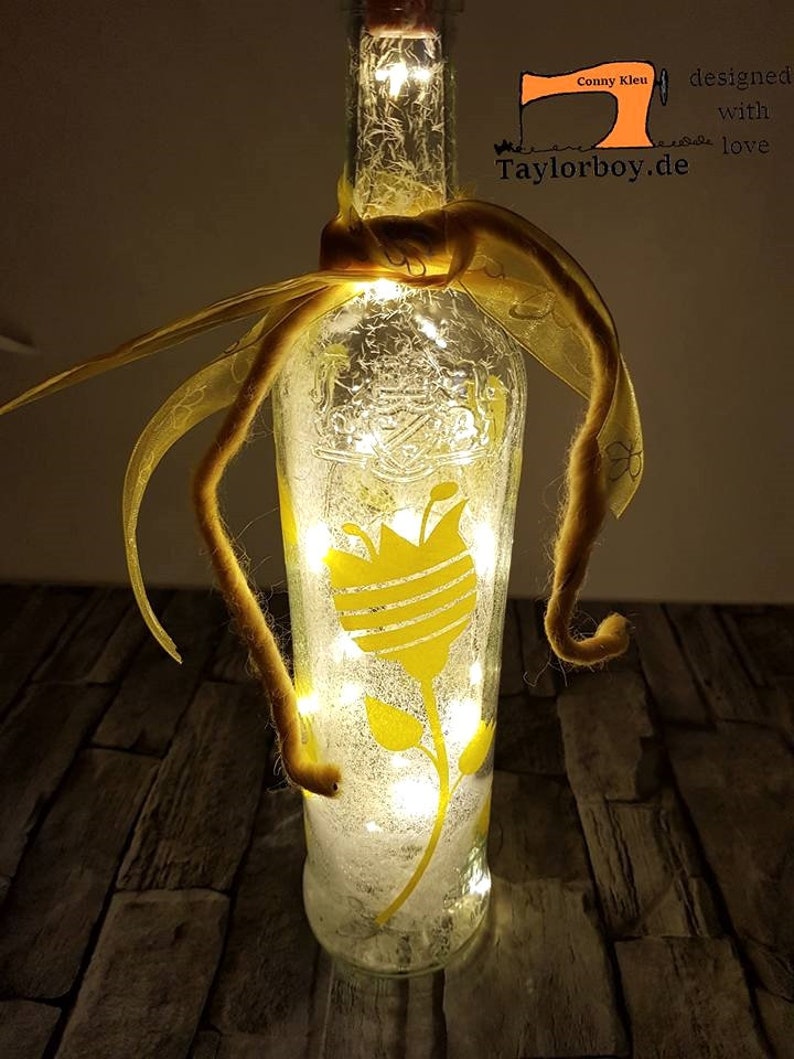 Plotterdatei Blumen
Plotterdatei Ostern
Plotterdatei Hochzeit
Plotterdatei Frühling
Plotterdatei Schmetterling
SVG DXF sofort download