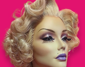 Peluca frontal de encaje SANDRA DEE: Rizos sueltos al estilo del viejo Hollywood de los años 50, cabello sintético o humano.
