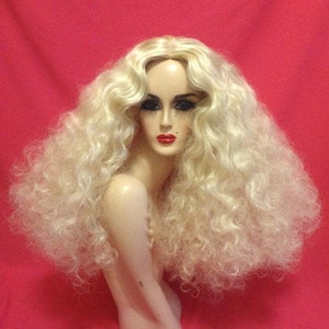 STUDIO 54 WIG: 1970s-1980s Lange gewellte Disco Locken, Natürlich aussehende Kostüm Lace Front Perücke für Halloween, Personalisiert, Hand-Styled, Made to Order