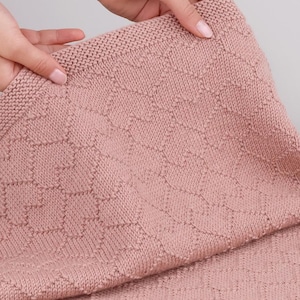 Modèle de tricot de couverture pour bébé en forme de cœur – Tutoriel de jeté en tricot pour nouveau-né pour débutants – ANG, DE, FR