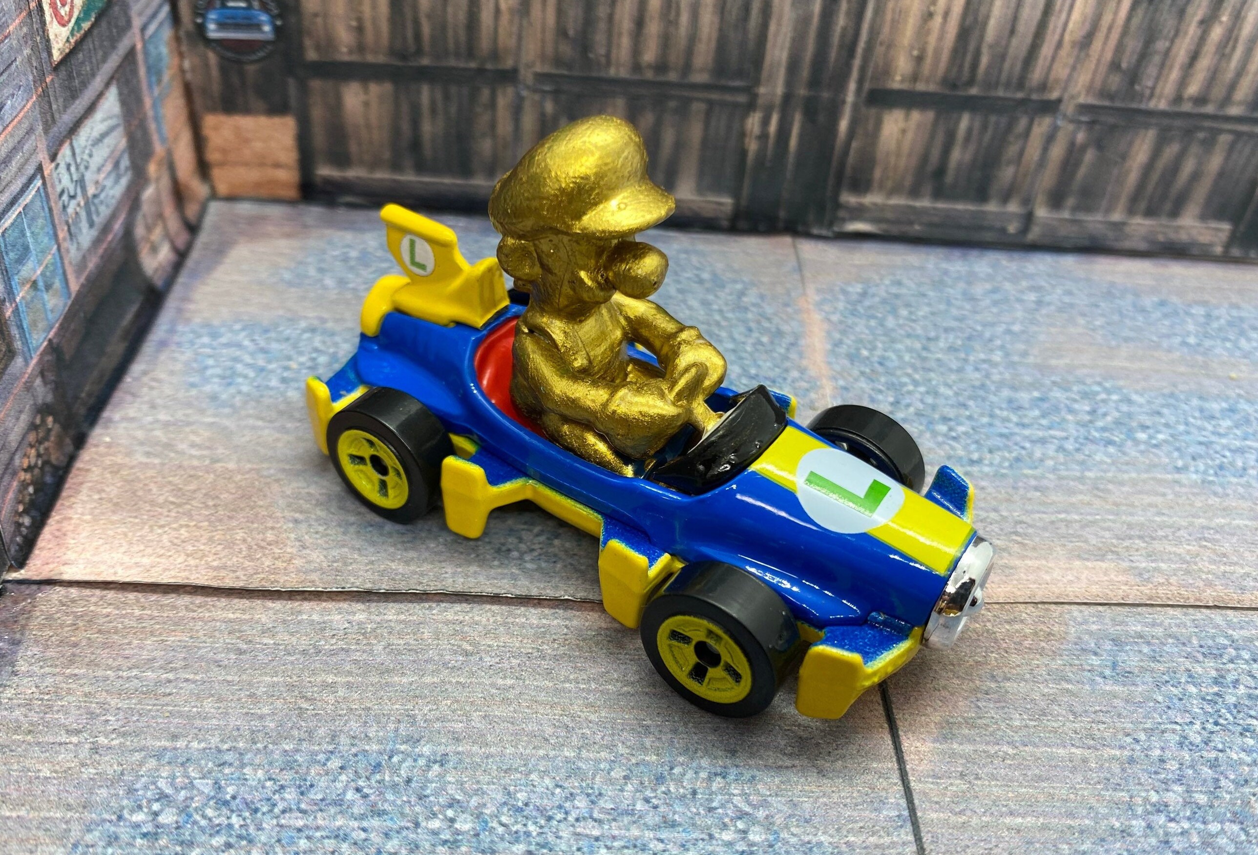 Luigi Standard Kart Hot Wheel Mario Kart Edición Limitada Luigi Standard Kart Hot Wheel Mario Kart Edición Limitada