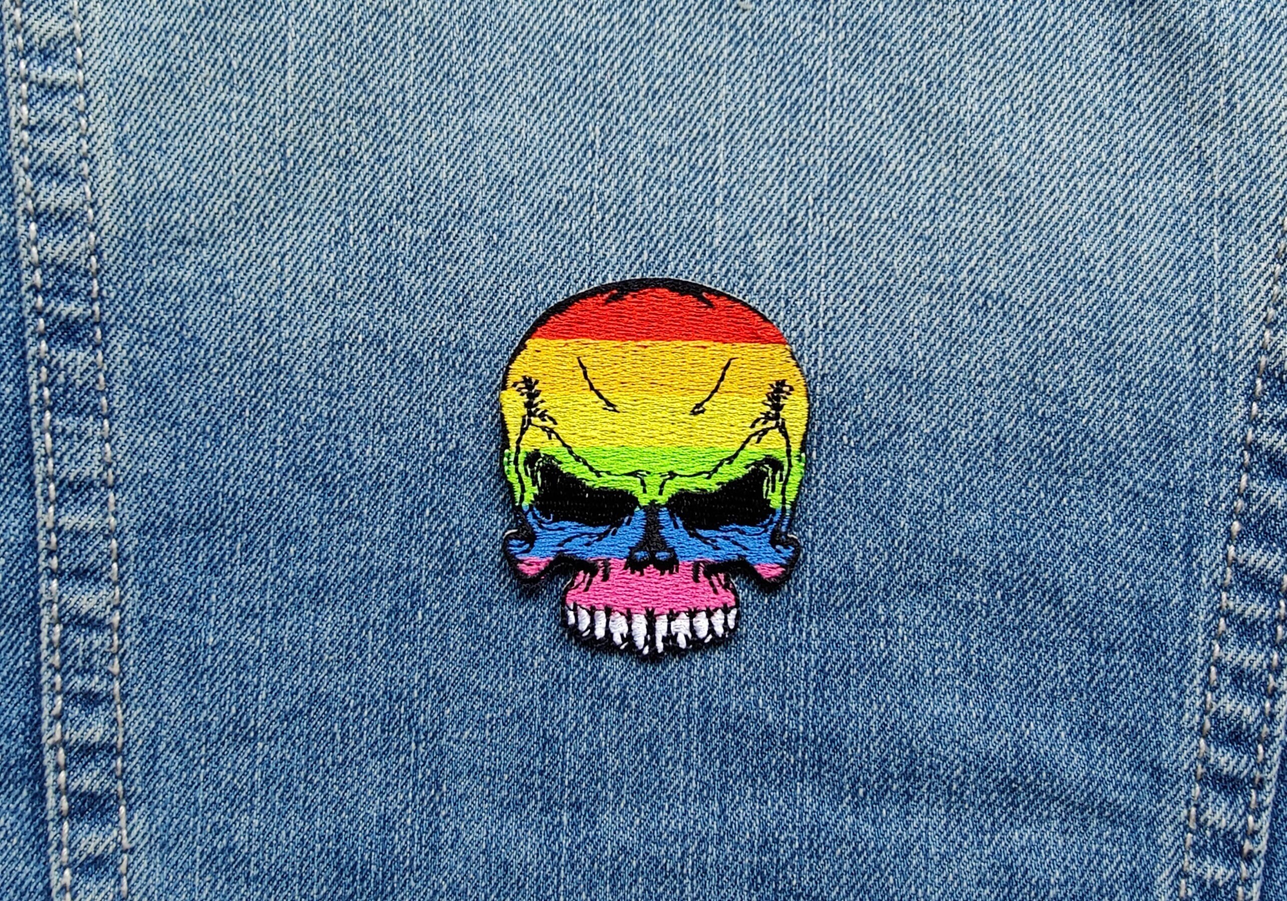 EMDOMO - Toppe da ricamo con motivo a forma di teschio e freccia, per motociclista e giacca, con retro decorato, stile punk, da stirare su adesivo, confezione da 1 pezzo