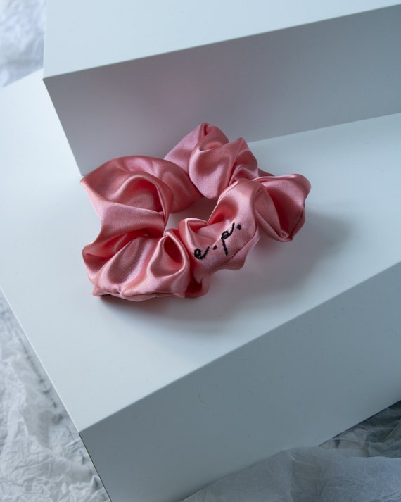 Pink Monogram Hair Scrunchie LOUIS VUITTON SCRUNCHIE SPRING IN THE CITY ACCESSORY HAIR  main image 2