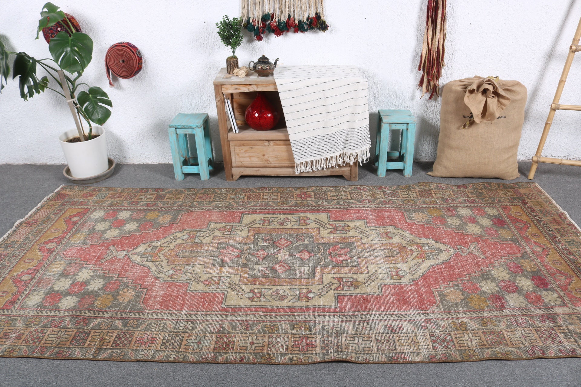 Turkish Rug, Large Rug, Vintage Rug, Anatolian Rug, Rugs For Bedroom, 4.4x9.8 ft Red Rug, Faded Rugs, Wool Rug, Large Turkish Rug, 7534
