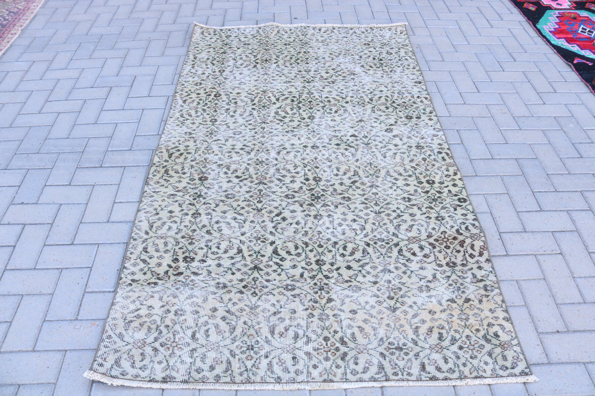 Vintage Rug, Area Rug, Turkish Rug, Oushak Rug, 50x85 Inches Beige