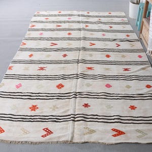 Vintage Turks kelimtapijt, veelkleurig boho-ontwerp, 5 x 9 ft tapijt, handgemaakte etnische patronen, gedurfde strepen, uniek decor