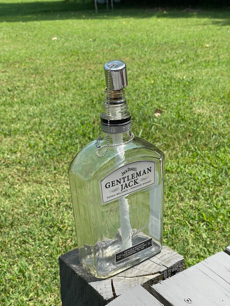 Gentleman Jack Tennessee Whiskey Bouteille recyclée Lampe torche de terrasse image 2