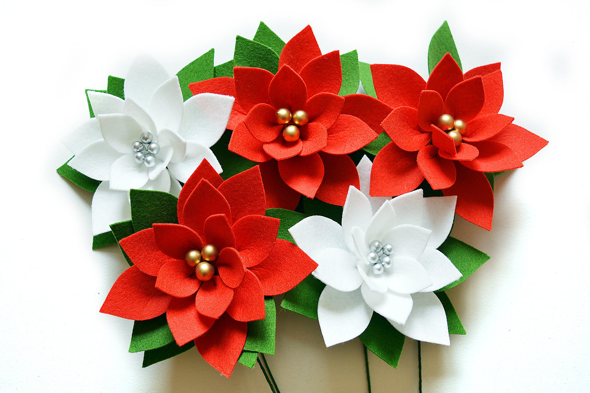 Ramo navideño, 5 flores de Pascua, rojo y blanco, Navidad, Año Nuevo, Fiestas, Flores de fieltro, Decoración de mesa, Flores artificiales, Ramo de fieltro