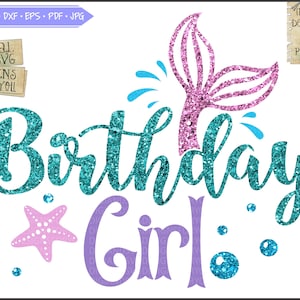 Op de afbeelding: Een turquoise glitter-verjaardagsmeisje-ontwerp met een roze glitter-zeemeerminstaart, blauwe glitter-bellen en een roze zeester. De tekst "Birthday Girl" staat in een cursief schrift.