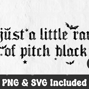 Puede incluir: Dise&ntilde;o gr&aacute;fico en blanco y negro con el texto "just a little ray of pitch black" con murci&eacute;lagos y estrellas. 300 DPI. PNG y SVG incluidos.