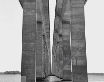 Bajo el puente