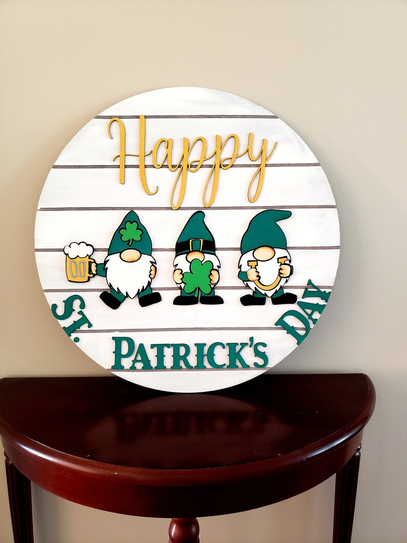 Gnome Saint Patrick/'s Day Wood Welcome Sign 22 Round