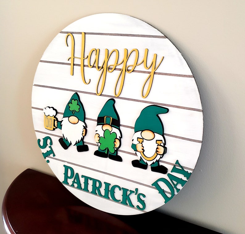 Gnome Saint Patrick/'s Day Wood Welcome Sign 22 Round