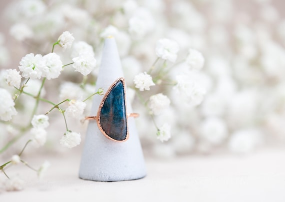 Raw copper Apatite ring - Size 52 - natural stone jewelry - electroformed copper ring - Handmade gift