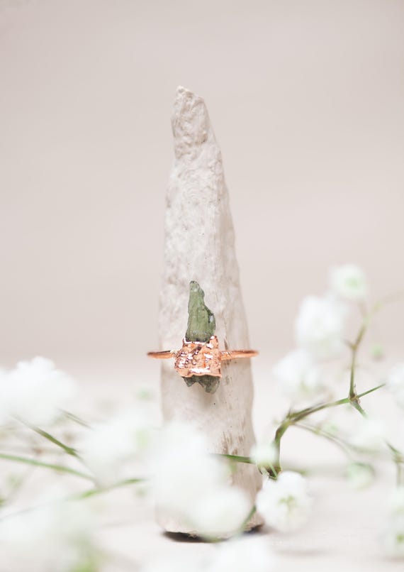 Moldavite ring in raw copper - Size 54 - Unique jewelry - Handmade creations by electroplating