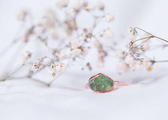 Peridot ring in raw copper - size FR 57 - Natural stone jewelry - Unique gifts