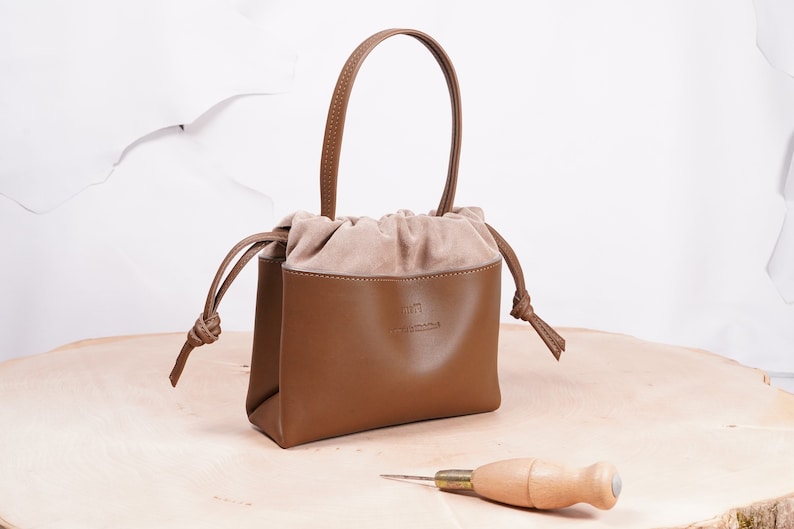 handmade leather clutch, modern leather bag image 2