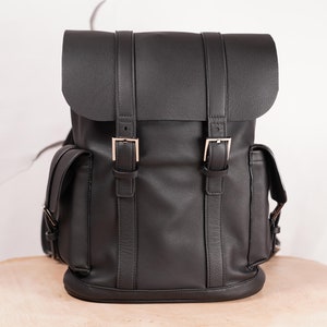 Small leather backpack in alpin style image 9