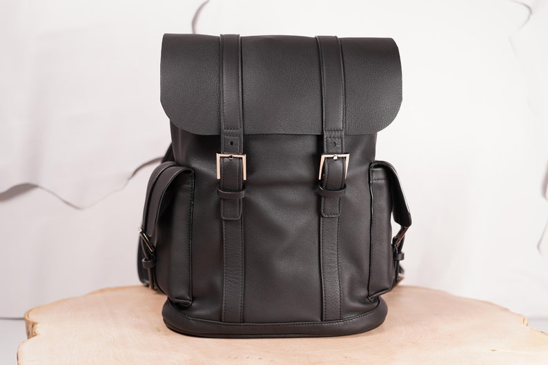 Small leather backpack in alpin style image 9