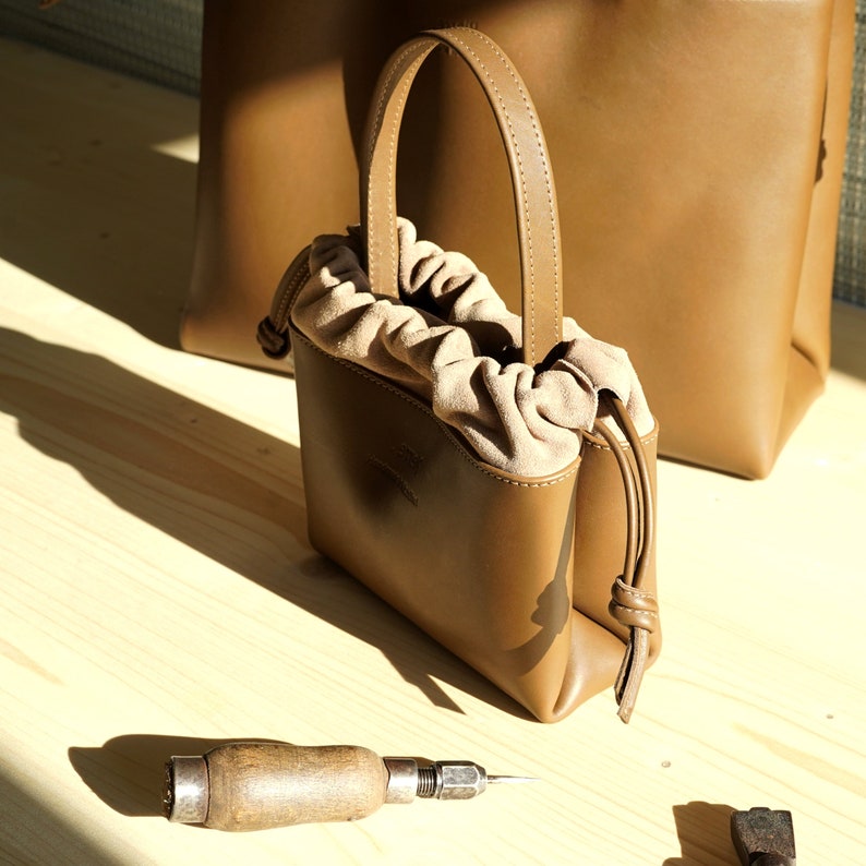 handmade leather clutch, modern leather bag image 9