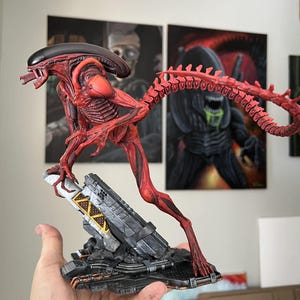 Xenomorph Alien Statue