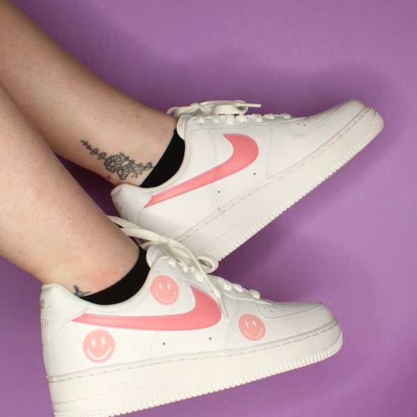 smiley face nike air force 1