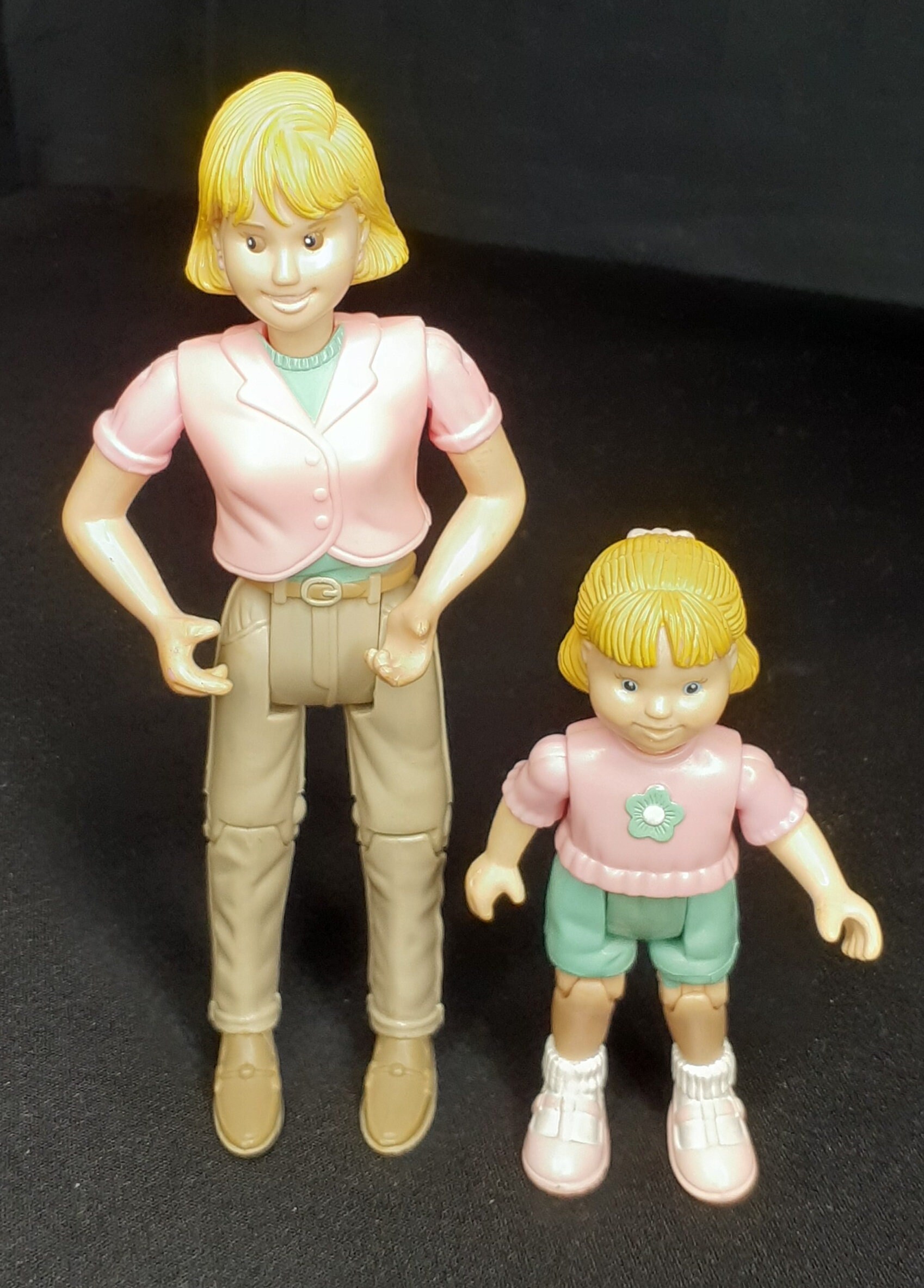 Vintage 1998 Fisher Price Loving Family Dollhouse 1 12 Scale