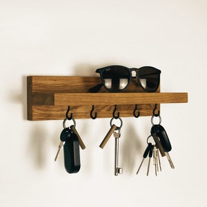 Key rack with oak shelf with black screw hooks