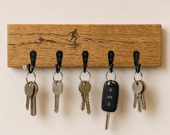 Oak key rack with surfer engraving – wave & surfer