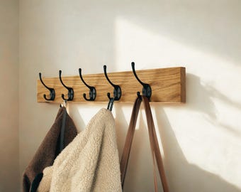 Wandgarderobe aus Holz mit Metallhaken – moderne Garderobenleiste für Flur | wählbar in Schwarz, Gold, Silber oder Weiß