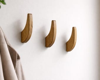 Solid oak wood coat hooks – Handcrafted wall hooks – Minimalist oak coat hooks – Modern & Timeless