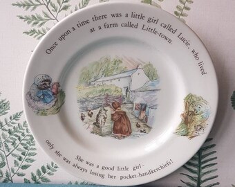 Vintage Wedgwood Mrs Tiggy-Winkle tea plate - Beatrix Potter design - Pictures and wording from the story -Made in England - 17cms diameter
