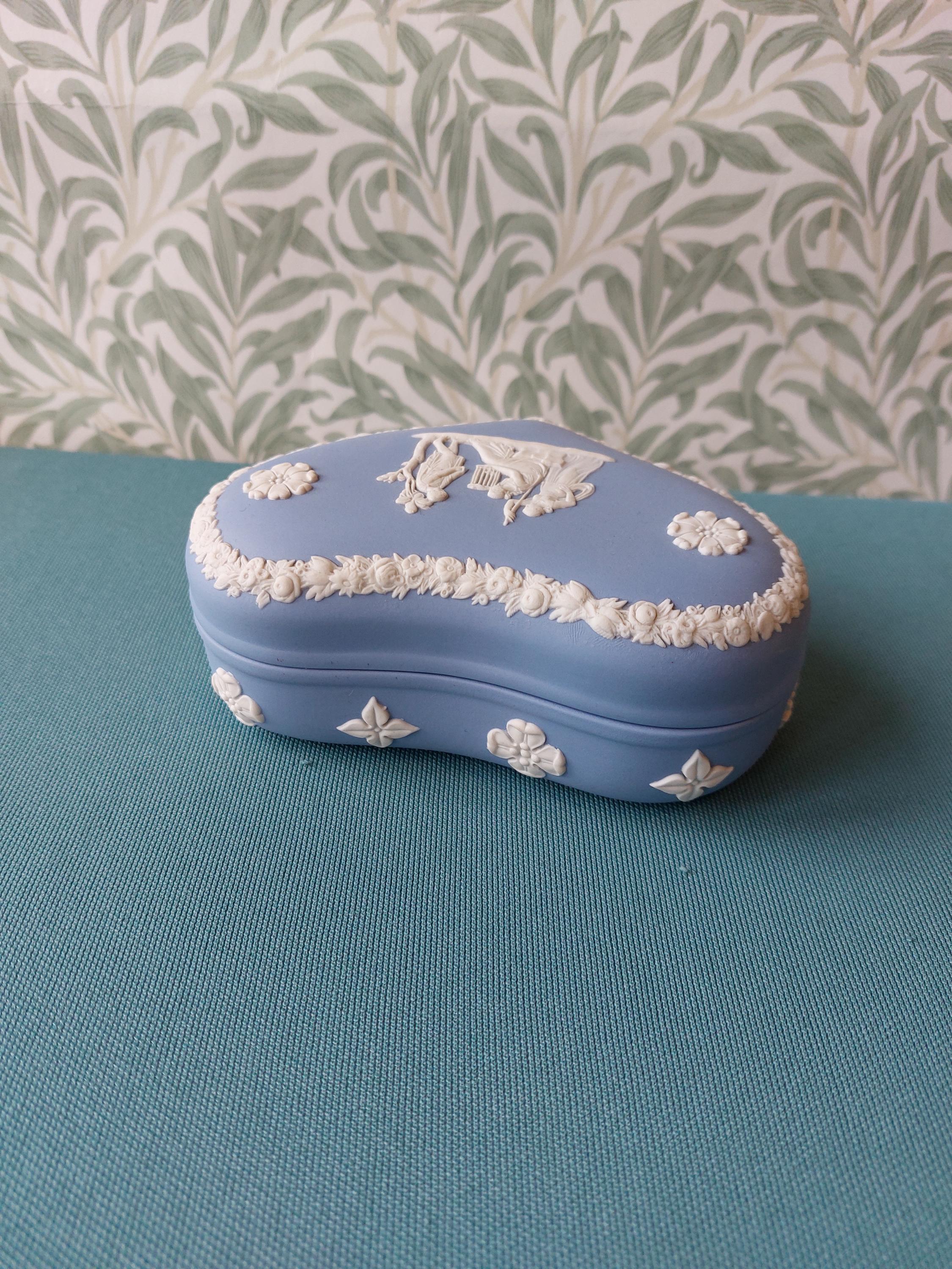 ウェッジウッド（） のジャスパー ペールブルー ハートボックス WEDGWOOD ウェッジウッド Jasper ジャスパー】蓋付き小物入れ ハート型