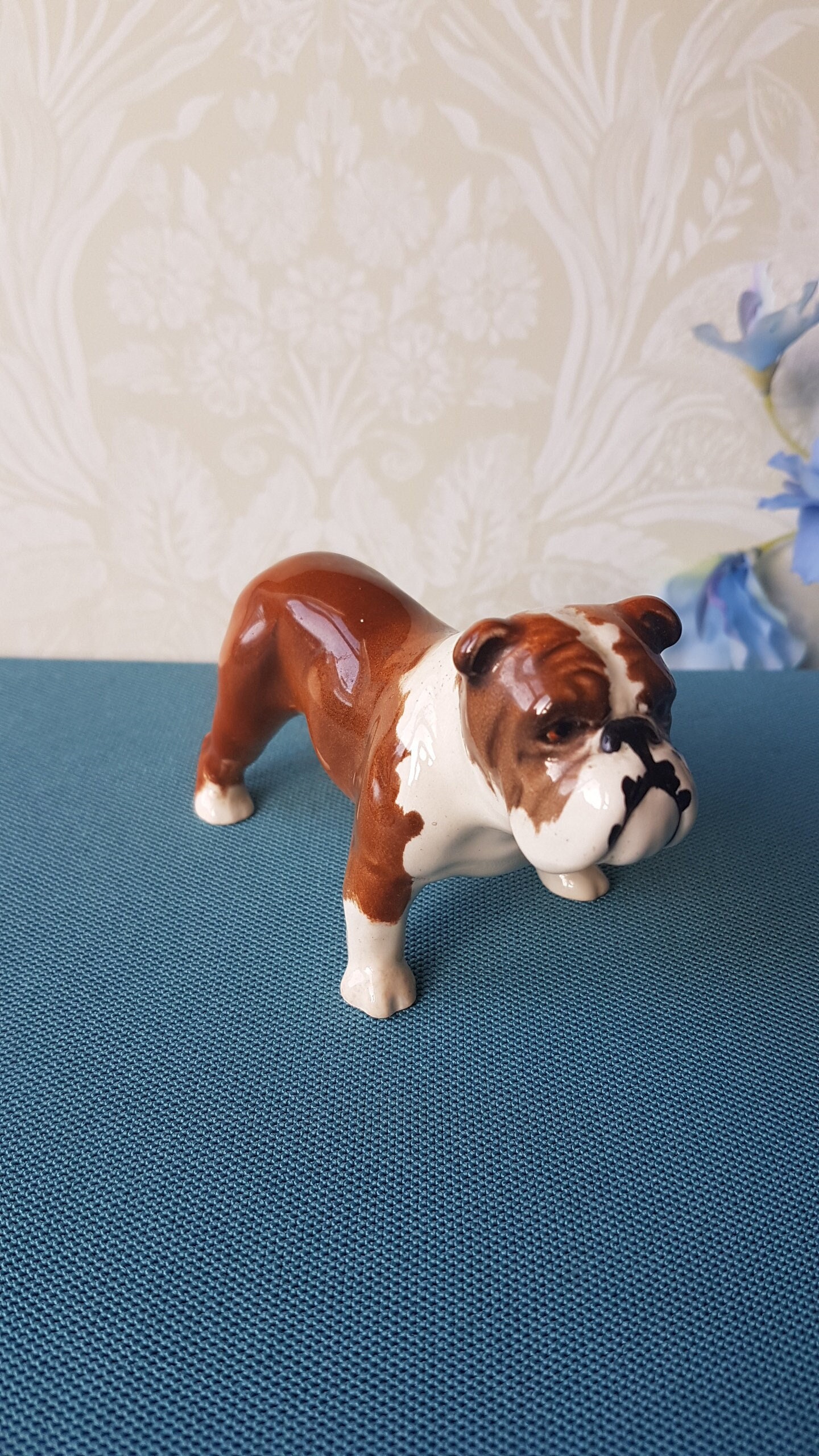 Old bulldog figurine - .de