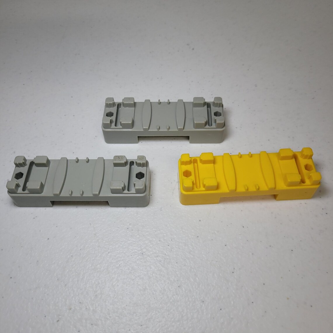 Vintage Tomy Track Riser Replacement Set Grey Yellow 2001, foto 1 di 5