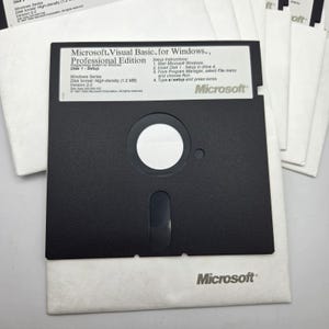 Microsoft Visual Basic for Windows Professional Edition Version 2.0 Floppy Disks image 3
