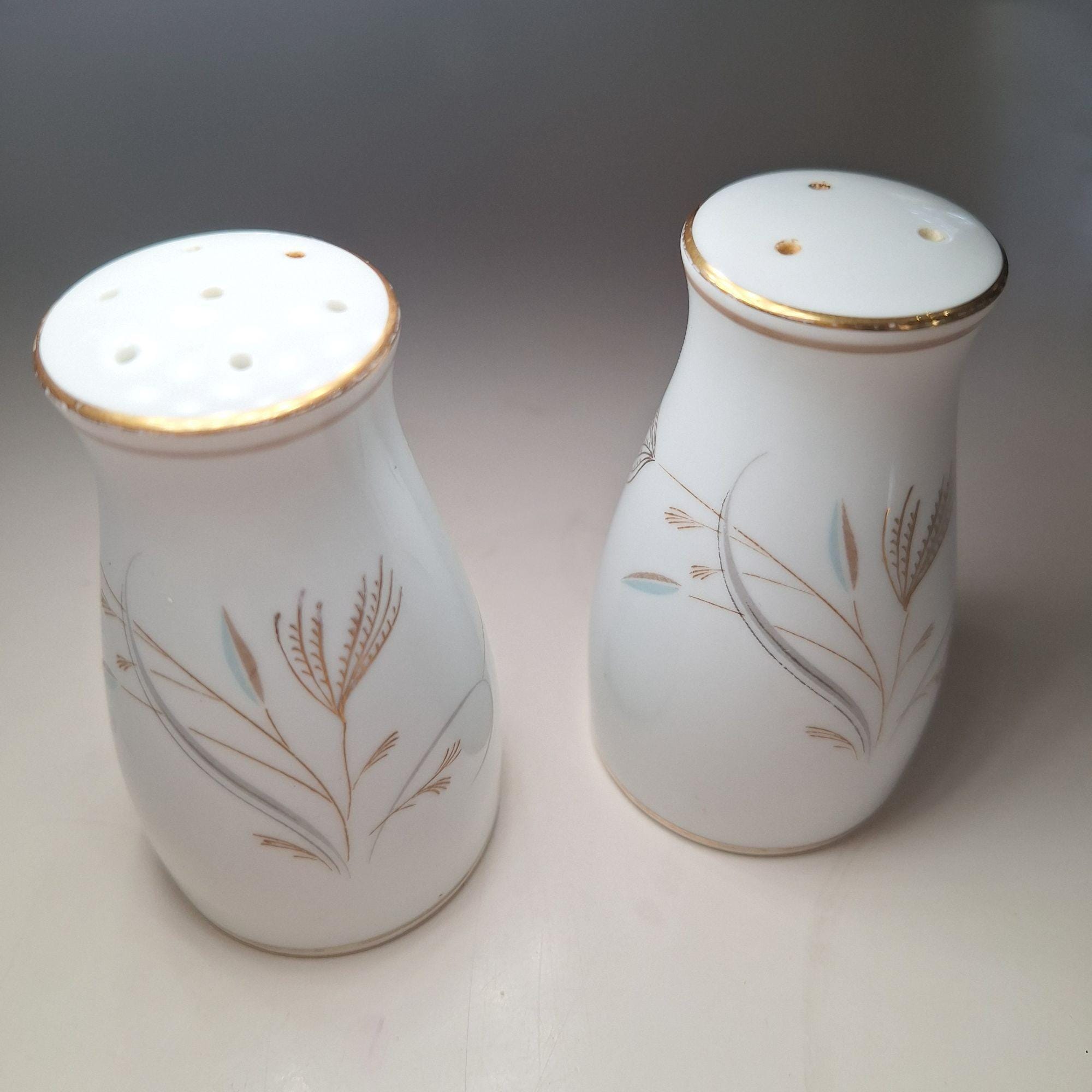 Vintage Noritake Japan Salt Pepper Shakers Gold Trim Wheat Design