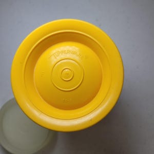 Vintage Tupperware Kids Cup Sippy Lids Yellow Flower 1318-8 Weighted Base image 5