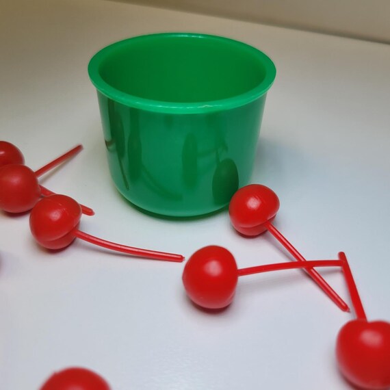 Vintage Hi-ho Cherry-o Replacement Parts 10 Red Cherries and 1