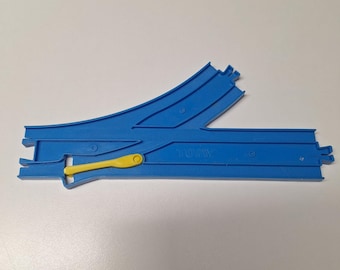 Pieza de cambio de vía de tren de plástico azul Tomy 2001 Thomas Vintage Y Split