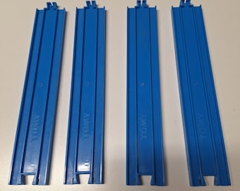 TOMY Juego de vías de tren de plástico azul de 4 piezas, piezas de repuesto vintage de 1998, Thomas